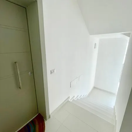 Apartment New Seaside Luxury 2 Camere, 2 Bagni, Box Auto Gratuito2 Bdr, 2 Bathrooms Free Indoor Parking *