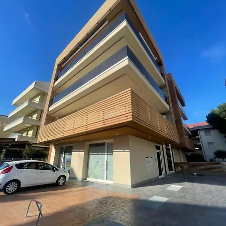 New Seaside Luxury 2 Camere, 2 Bagni, Box Auto Gratuito2 Bdr, 2 Bathrooms Free Indoor Parking Alba Adriatica
