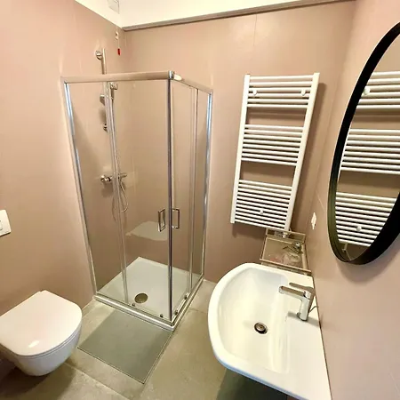 New Seaside Luxury 2 Camere, 2 Bagni, Box Auto Gratuito2 Bdr, 2 Bathrooms Free Indoor Parking *