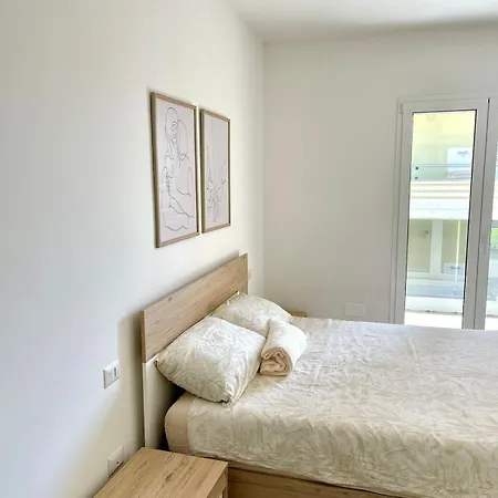 New Seaside Luxury 2 Camere, 2 Bagni, Box Auto Gratuito2 Bdr, 2 Bathrooms Free Indoor Parking Apartment